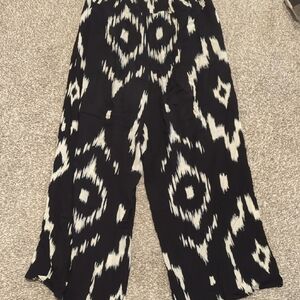 Stylish Black and White Patterned Women's Pallazo Pants